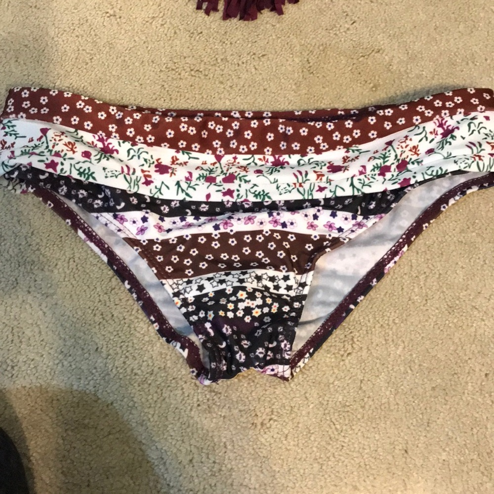 Swimsuit - Picture 2 of 3